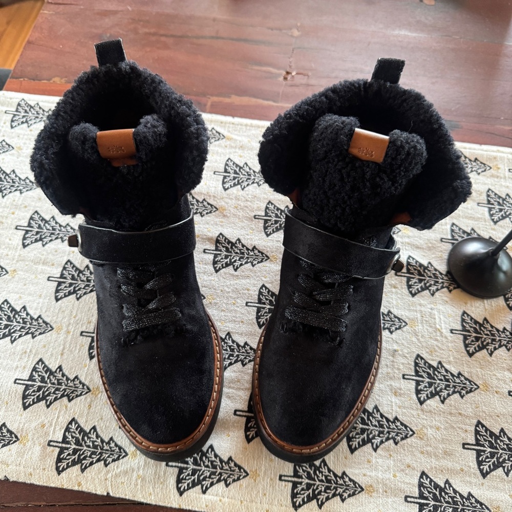 COACH Black Suede Urban Hiker Boots Fur/Leather Lined Laced Boots